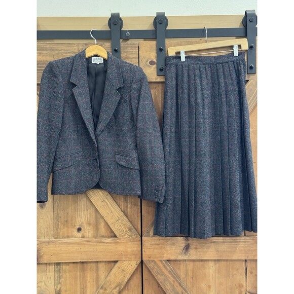 Vintage The Villager Women's Sz 10 Wool Blazer & Skirt Pleated Herringbone Gray - Picture 2 of 5